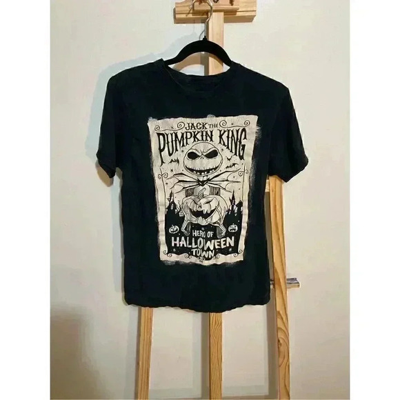 Nightmare before Christmas shirt size medium - Picture 1 of 4